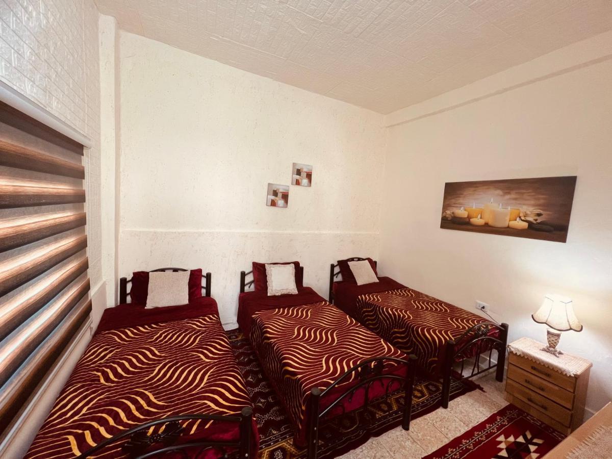 Ibn Khaldoon Appartement Madaba Buitenkant foto